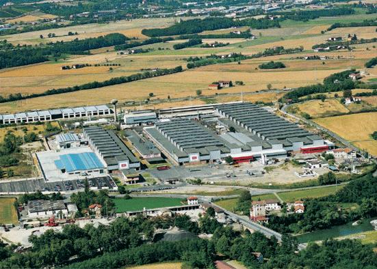 Kme Brass factories KME Brass facilities KBI KBF KBG Overview Serravalle (1) Boisthorel Berlin KME Brass output 100-110 90-100 kt kt 70-80 kt ~60 ~65 ~60 % % % 1 2 3 KBI KBF KBG 2014 capacity