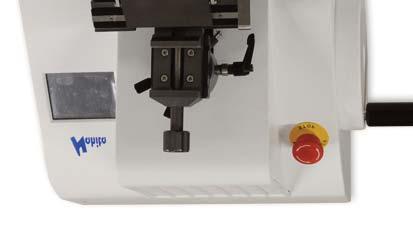 [01] Safety for user The microtome design has been done taking into account user safety during all operation process.