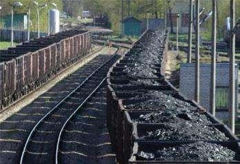 Operational Constraints in handling of Imported Coal : Image of BOXN wagon loaded with Indian Coal, it is evident that Indian coal can be loaded well within brim level and PCC can be achieved.