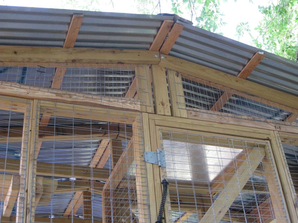 Photo showing roof modules, top screens and door