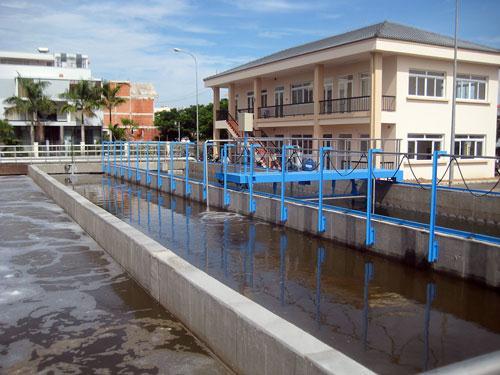 Water drainage and wastewater treatment: