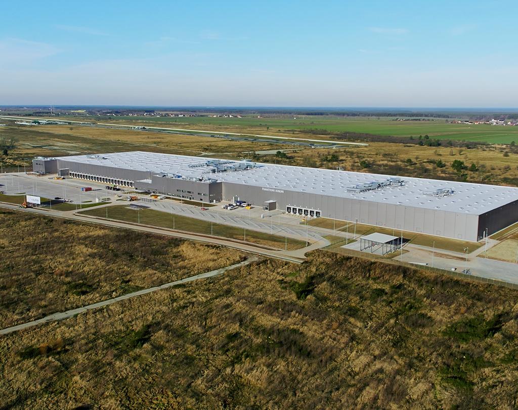 Customer driven supply chain New and upgraded highly automated online warehouses: Poznan (PL), 83,000 sqm, 130 M Pcs Boleslawiec (PL), 70,000 sqm, 150 M Pcs Borås (SE), 35,000 sqm, 50 M Pcs