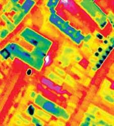 Therefore, the City of Aarhus will launch a service where citizens and companies can see how much excess heat their buildings emit on the basis of thermographic overflights.