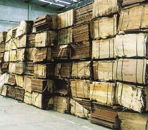 It is difficult to see this weakness at the time of shipment plywood bundles that are packed in such a manner that the packing is too light for the weight of the bundle and the bearers. Figure 53.