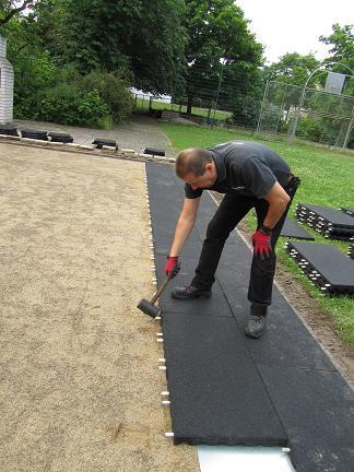 underlay as an installation aid to