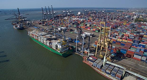Ship operations and cargo handling in ports cause problems with disturbing noise in nearby