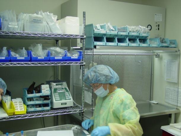 Low Risk with 12 Hour or Less BUD Rooms Appropriate for non-hazardous low risk compounding only Area does not need to meet environmental conditions of a cleanroom Area must have: Sink for hand