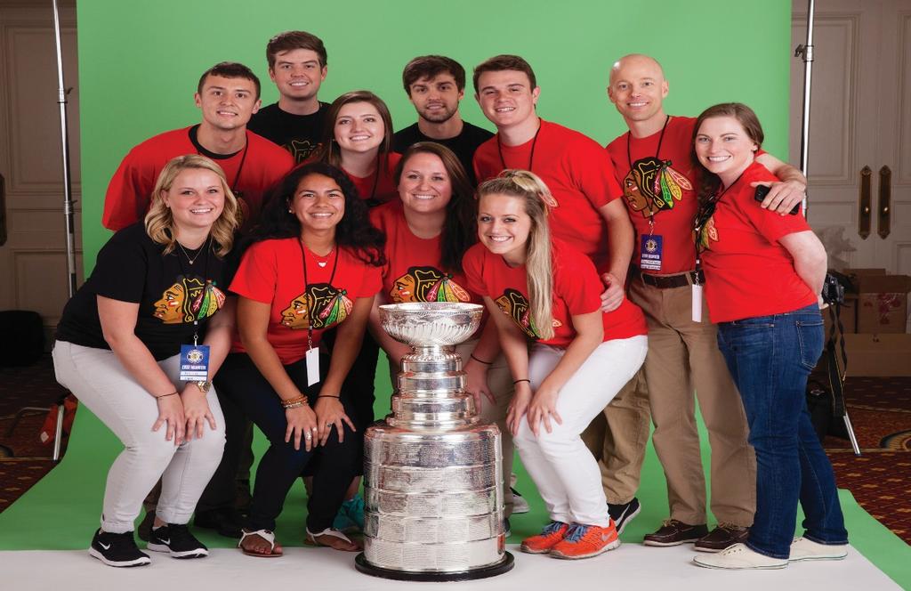 Sprt Management Practicum Curse CHICAGO BLACKHAWKS/CEDAR RAPIDS KERNELS Summer 2018 University f Iwa students can take a three-credit summer curse that includes tw weeks in Chicag cmpleting sprt