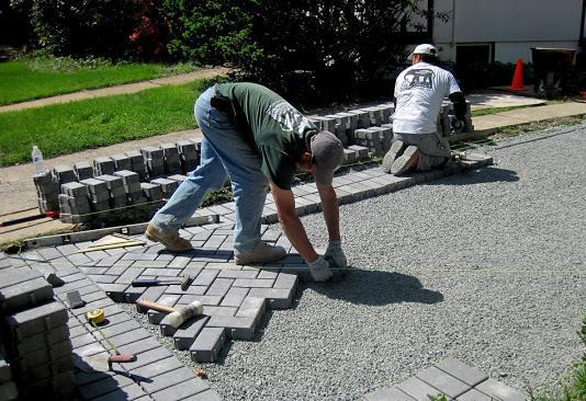 They can be used in a wide range of residential settings, from a simple pathway or small patio up to a large driveway. Over the last few years, the market for these materials has grown.