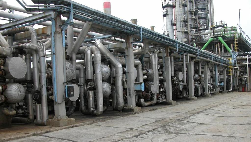 Heat exchanger train Upstream of the desalter the crude oil is heated up to 130-140 C