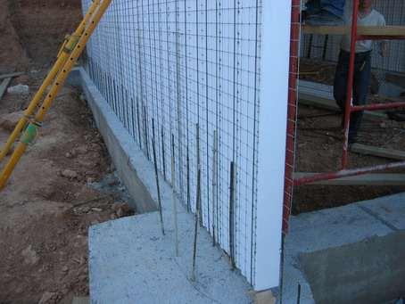 Picture 12. Detail of connection foundation-panel using start rebars in pile caps. 16.3.
