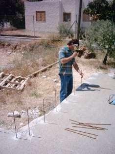 The starters consist of corrugated rods of 6 mm in diameter as a minimum, It must be embedded in foundations a