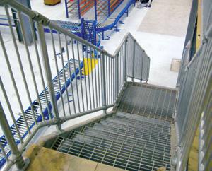 Configuration - Type CB10 Conectabal EAsily ConFIGURED to SUit Any APPliCAtion Retaining walls Footbridges Public housing projects Viewing platforms Back of house applications Access ramps Conectabal