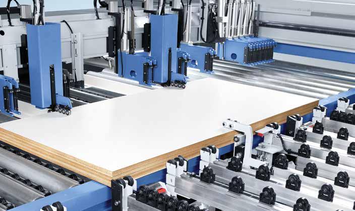 26 Optional features Optional features 27 High-tech, even on the rear machine table The rear machine table of 5 series saws can be customized with