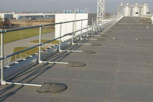 KeeGuard Foldshield Compliance to EN 13374 PRODUCT SPECIFICATION - EN 13374 FEATURES :- Standard Vertical Folding Guardrail System. Recycled PVC Counter Weight System.