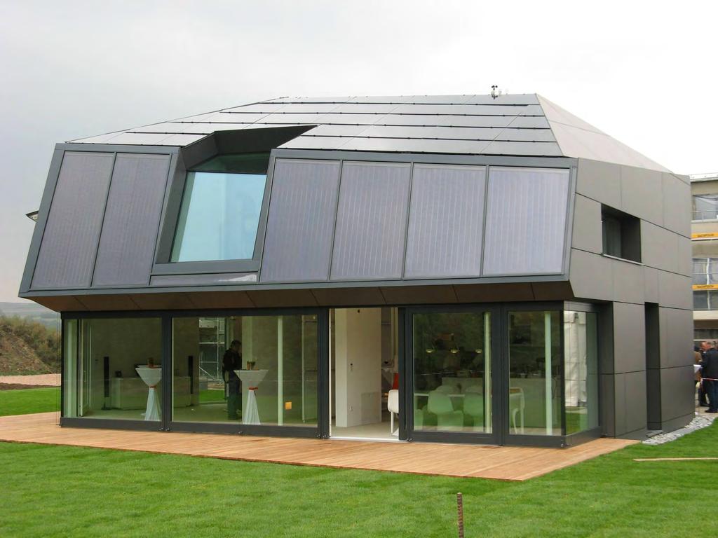 Solar energy+ house with collectors, PV and heat pump, Area: 175 m² Heat requirement18