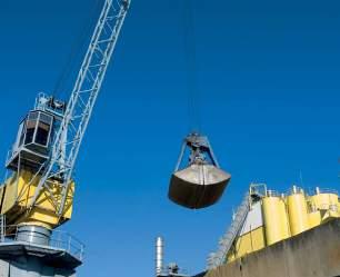 1. General requirements for carrying solid bulk cargoes No matter what solid bulk cargo you are carrying, the same general requirements apply for accepting them for shipment and loading them.