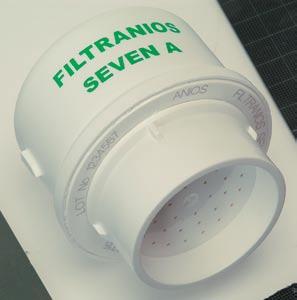 that the downstream part of the filter capsule be protected against all hand-borne contamination