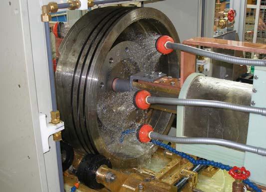 A test machine with integrated FLUXA-Control has been realized for the inspection of large piston heads.