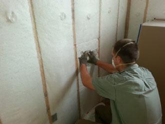 wall studs to hold the insulation in place and achieve required densities. All major loose-fill fiberglass manufacturers have a product that can be applied in this manner.