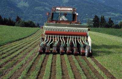 management Conservational tillage, mulch seeding, landscaping measures Adapted crop