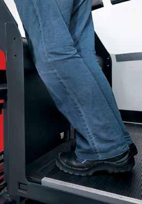 The ergonomic kneepad enables convenient working when standing.