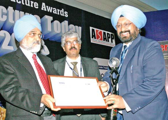 "Shri Satnam Singh, Chairman & Managing Director, Power Finance Corporation Ltd., receiving "KPMG-Infrastructure Today Award 2008" under Most Admired Government Enabler-Power category from Dr.
