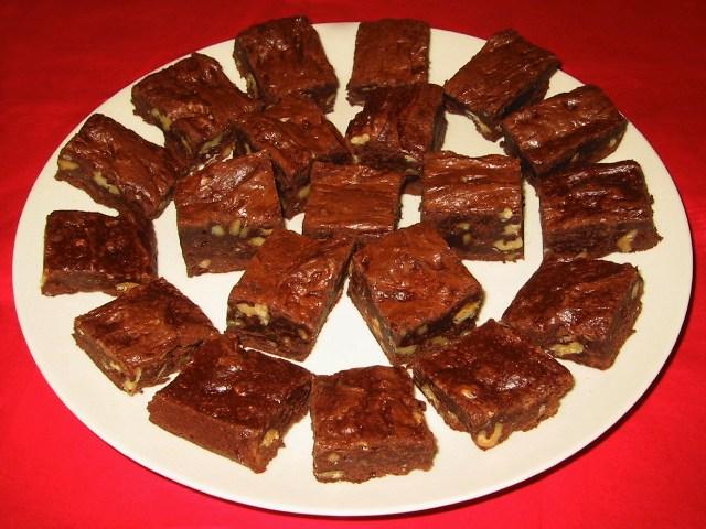 Conflicts in User s Desires I wish to be thin I wish to eat chocolate But Richard Waldinger s scotch mocha brownies are full of calories conflict between