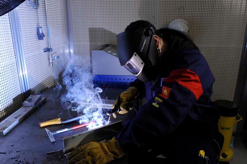 WHAT TO THINK ABOUT DURING WELD REPAIR POTENTIAL WELDING RELATED HAZARDS Eye damage Arc-eye Grinding Fumes Gas inhalation Dust inhalation Hearing