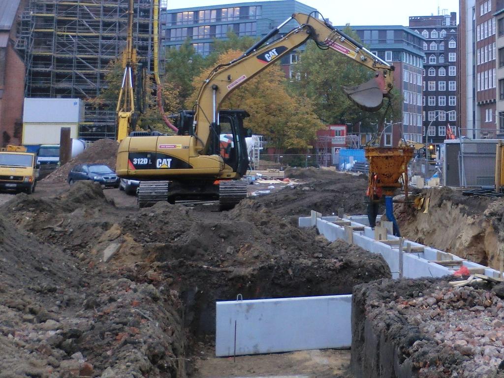 The district adjacent to St. Katharinenkirche is undergoing redevelopment in Hamburg old town. To this end services to produce the building pit and pile foundation are to be performed.