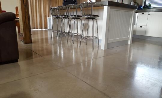 With excellent chemical resistance Permacolour Stone Sheen is ideal for café, bar, retail, residential and supermarket situations.