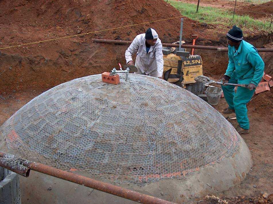 Household biogas plants (here: fixed dome type) Widespread