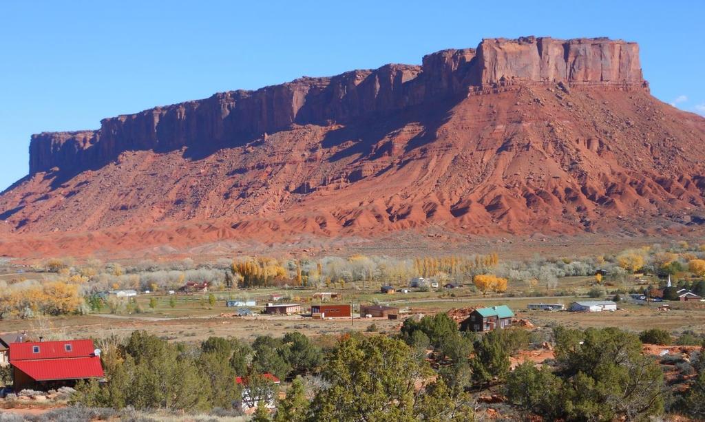 HYDROLOGIC ASSESSMENT OF THE SURFACE WATER AND GROUNDWATER RESOURCES OF CASTLE VALLEY, UTAH: PART 2: HESA-BASED SITING OF CULINERY WELL FOR TOWN OF CASTLE VALLEY Authors: Dr. Kenneth E.