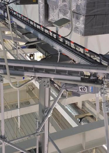 The pin conveyor is especially suitable as a take-away conveyor for storage areas as almost all standard hangers can be hung from the side.