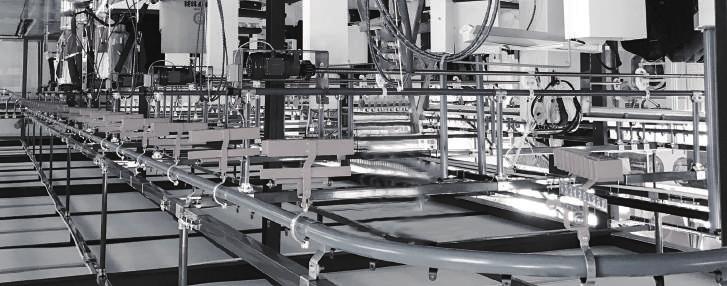 13 14 MECHANICAL SORTING CONVEYOR rfid processing conveyor More than just an overhead garment rail system, TUKU Smart Hanging Conveyor system using RFID technology offers automated