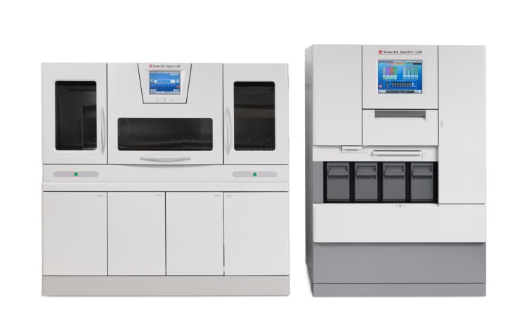 When used in conjunction with the Tissue-Tek Xpress x120 Continuous Rapid Tissue Processor, the AutoTEC a120 creates a gentle workflow of a maximum of 40 cassettes available for microtomy every 20