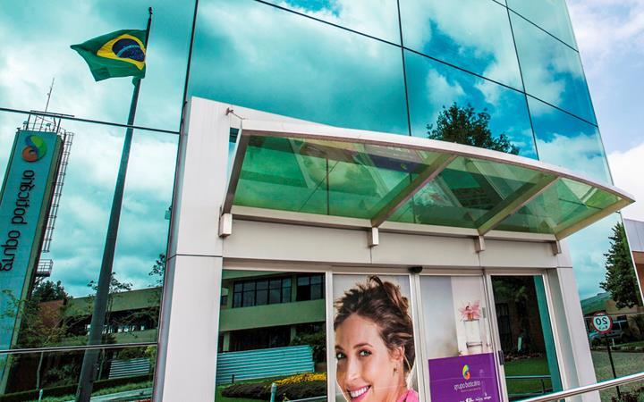 Our essence Over 7,000 direct employees 4,000 stores in Brazil in 1750 cities Established in 9 countries Largest franchise