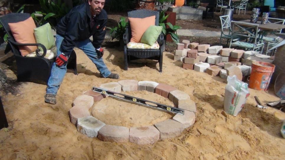 Fire Pit 1 st stack 8 Stack the following courses. The blocks have a lip that lock them into place.