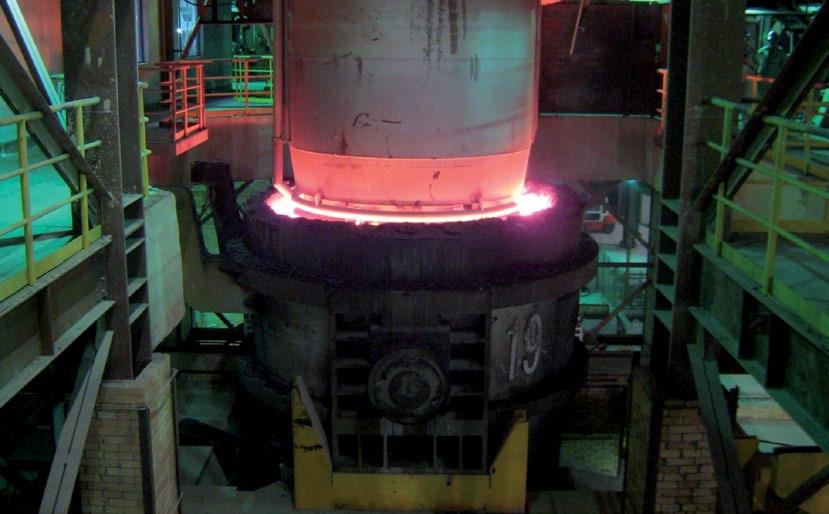 RH In the Ruhrstahl Hereaus (RH) unit, vacuum treatment of the melt is carried out in a refractory-lined vessel equipped with two snorkels immersed in the steel bath.