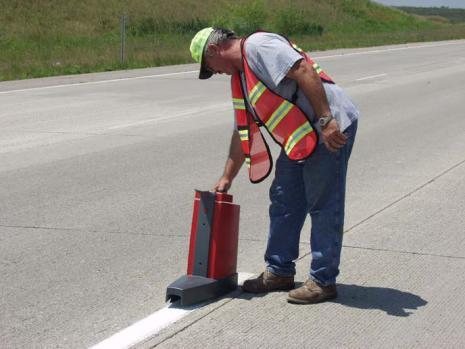 Proposed methods for maintaining pavement marking retroreflectivity Calibrated Visual Nighttime Inspection Consistent Parameters