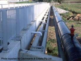 Chapter 10 Waterway crossings Bridge drainage via scupper pipes Section 10.