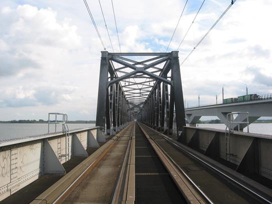 edilon)(sedra ERS Silent Bridge system with integrated guard rail, Moerdijk bridge, The Netherlands Technical features of