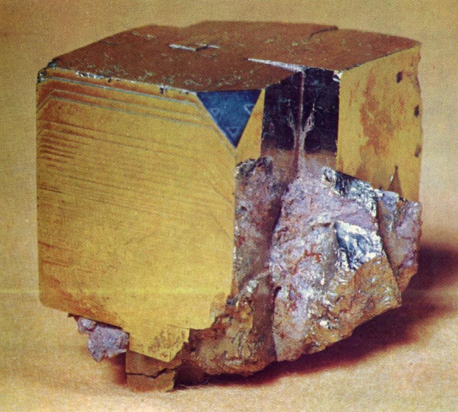 Common Sulfide Minerals (reduced, formed in low oxygen environments) Pyrite (Fe 2+ S 2 ) Chalcopyrite (CuFeS 2 ) Sphalerite