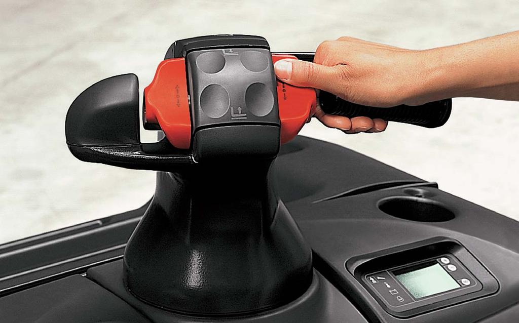 The leading innovation on the T 20 SP/T 24SP is the e-driver control handle. The e in its name stands for electronic and also for ergonomic and efficient.