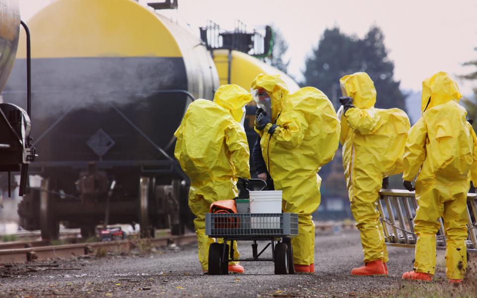 HAZARDOUS WASTE MANAGEMENT & POLLUTION SECTOR / HEALTH & SAFETY NON-TECHNICAL & CERTIFIED TRAINING COURSE Improper storage of hazardous chemicals- both products and wastes-incompatible inspection of