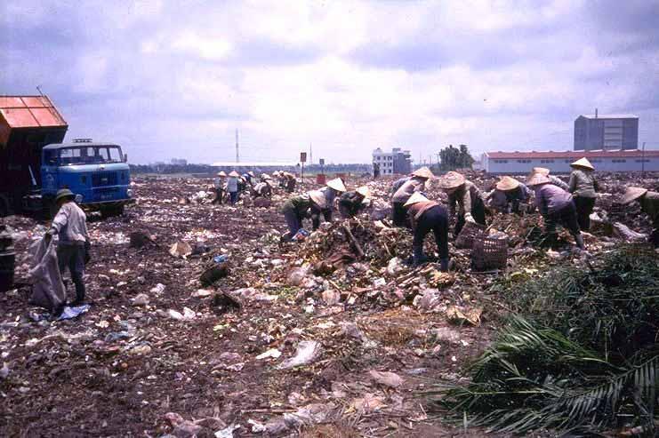 Dump pickers, Vietnam 22 3-R Asia