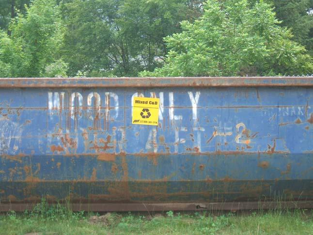 McClelland 4 Figure 3. Rolloff dumpster for mixed C&D waste on the construction site of the North and South Academic Buildings.