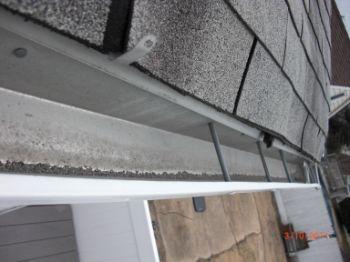 Flashing roof granuales in gutter Flashings are