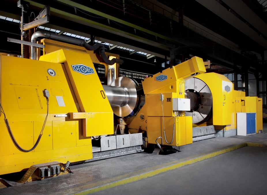 GEORG ultraturn R Roll lathes The most essential parameters > > Turning diameter max. 2,500 mm > > Centre width max. 15,000 mm > > Workpiece weight max.