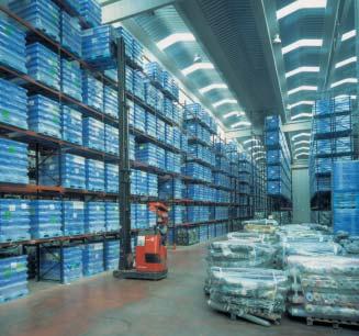 Selective pallet rack offers: Direct access to all stored pallets.